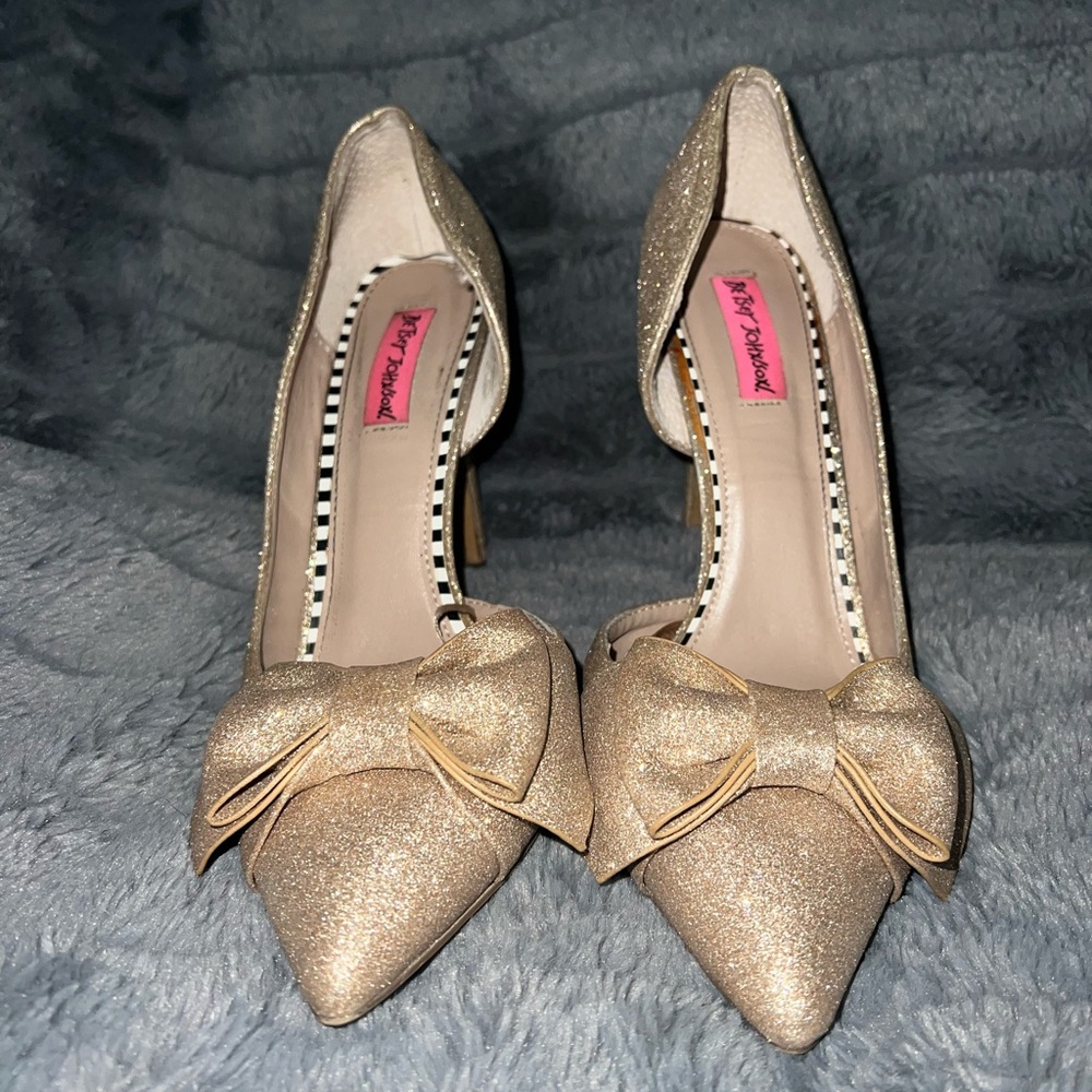 Betsey Johnson Sparkling Gold Heels with Bow - Picture 3 of 5